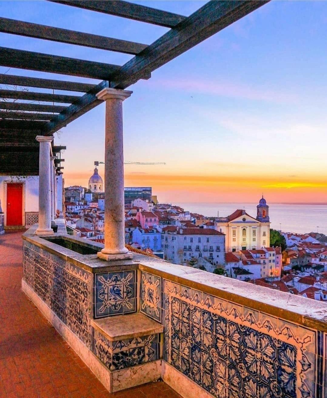 Alfama Historical Apartment 3 Bedroom Duplex Lisbon Exterior photo